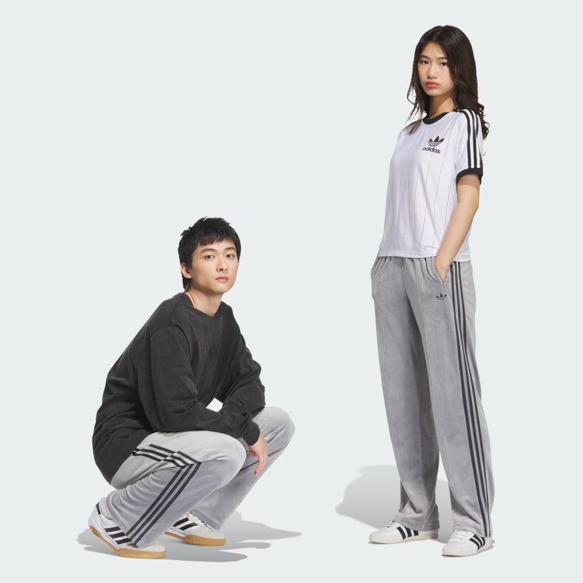 アディダス ベロア トラックパンツ - グレー | アディダス ジャパン