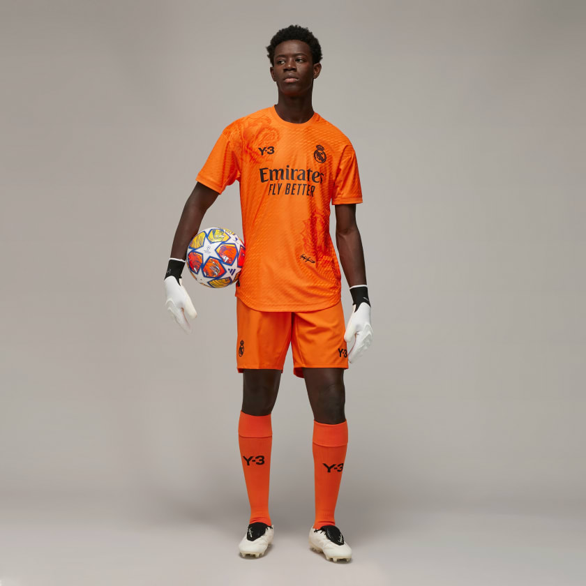 Orange goalkeeper's jersey of Real Madrid and Y-3