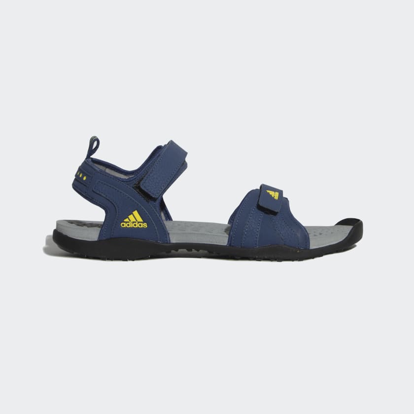 Adidas sandals price best sale at tekkie town
