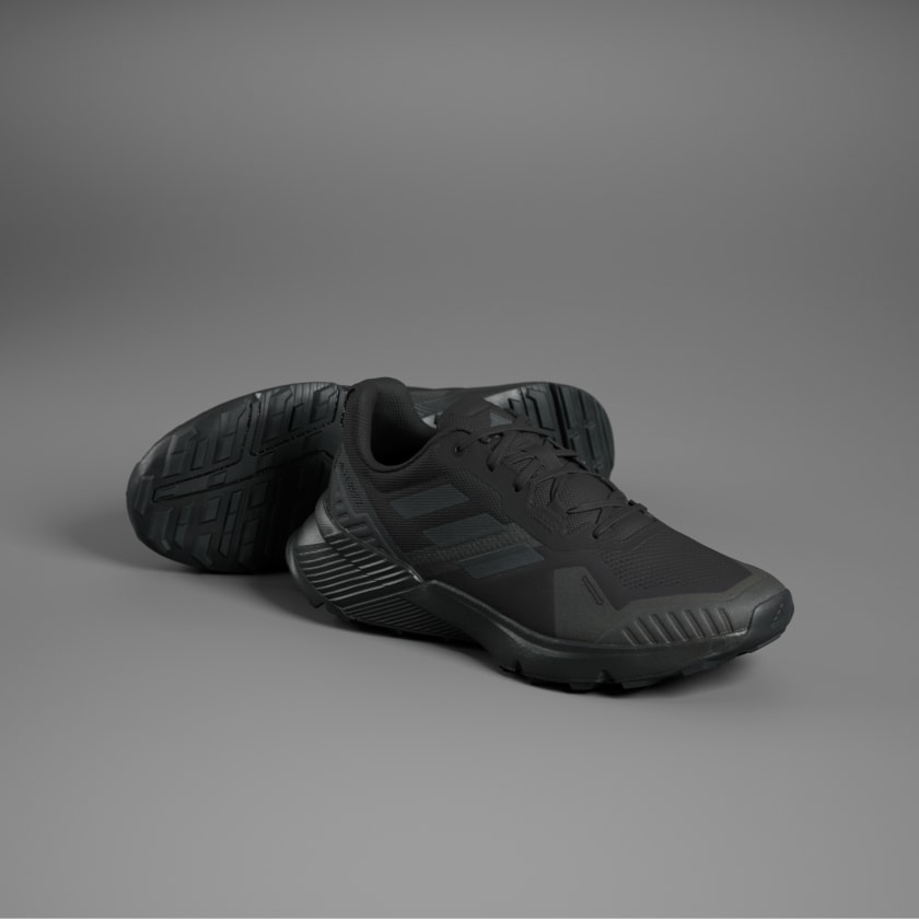 Adidas online trail runners