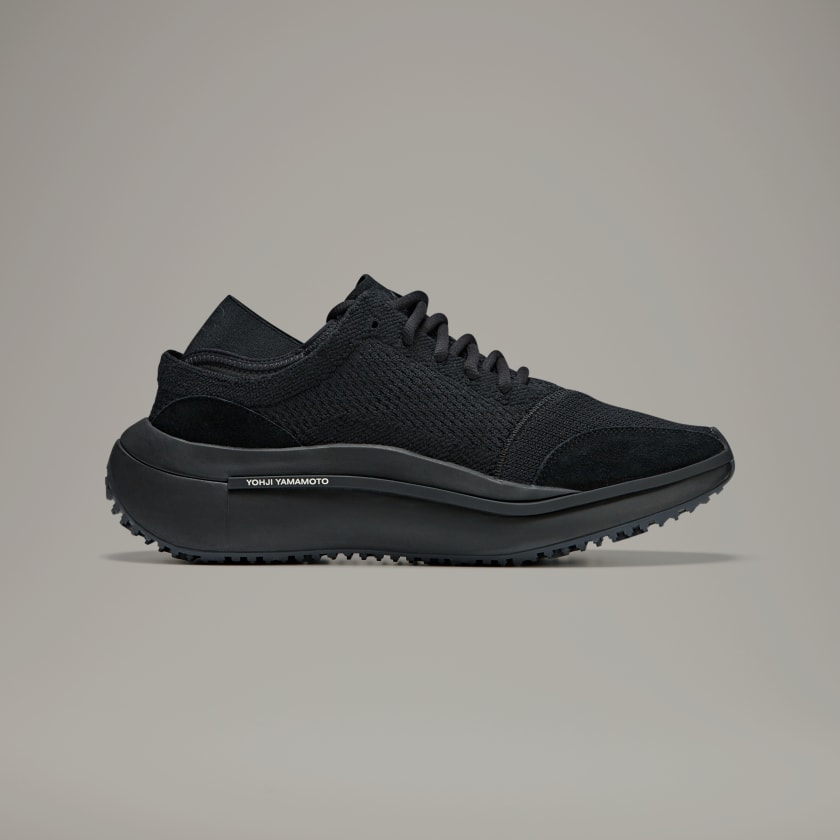 大人気シリーズ☆Y-3コラボ☆アディダス☆Y-3 Qisan Knit Black Y-3（ワイスリー）の「Y-3 QISAN KNIT（スニーカー）」 - WEAR
