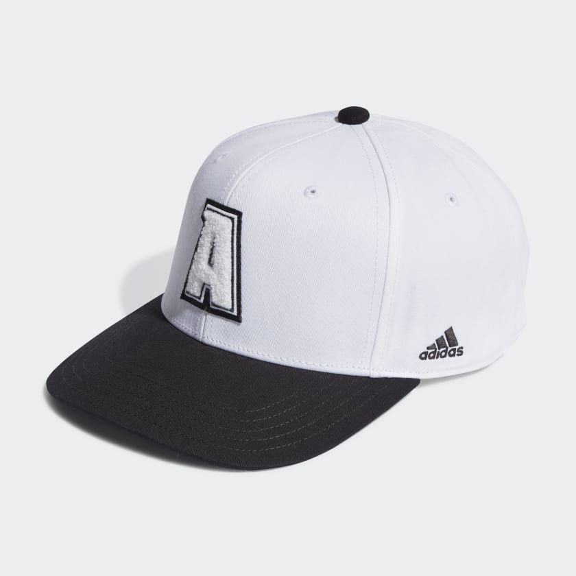 Casquette Adidas en coton noir avec logo et nom de la marque brodé en blanc  à l'avant