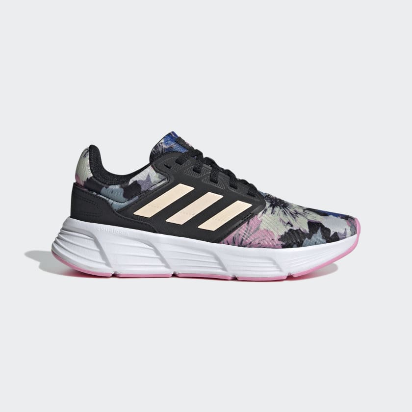 Adidas negras con flores online