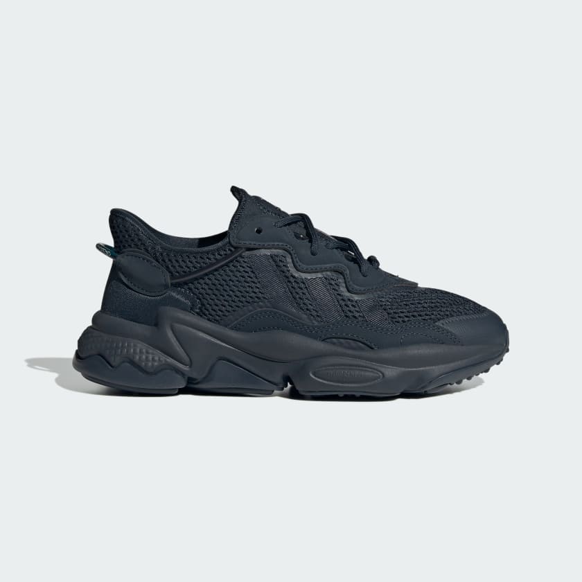 Ozweego size 4 top