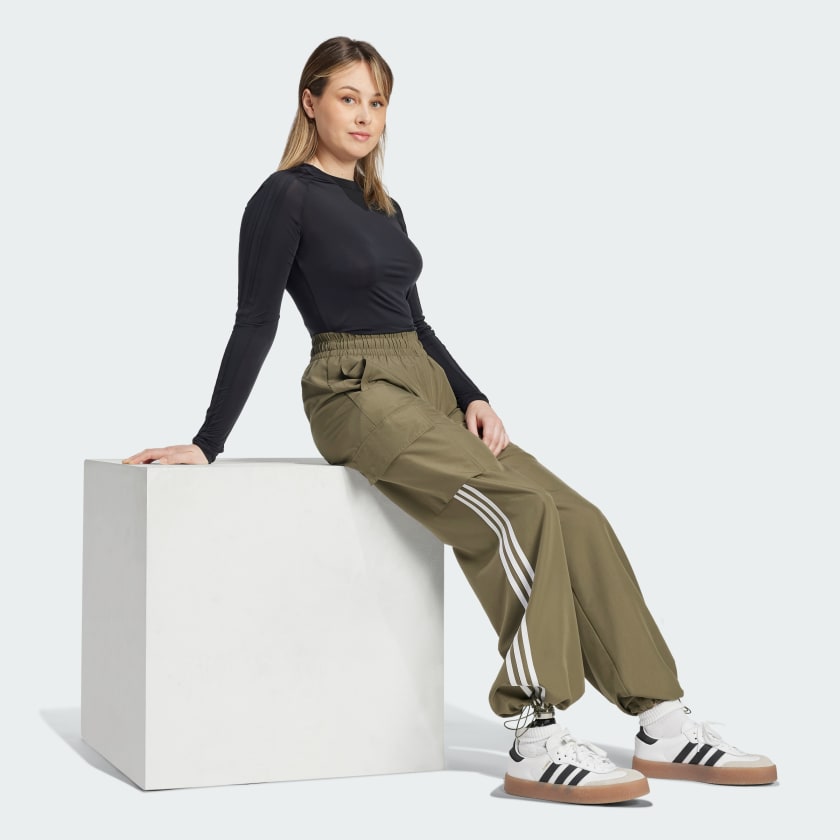 Pantaloni adidas Originals adicolor Cargo Verde IX5964 25 model