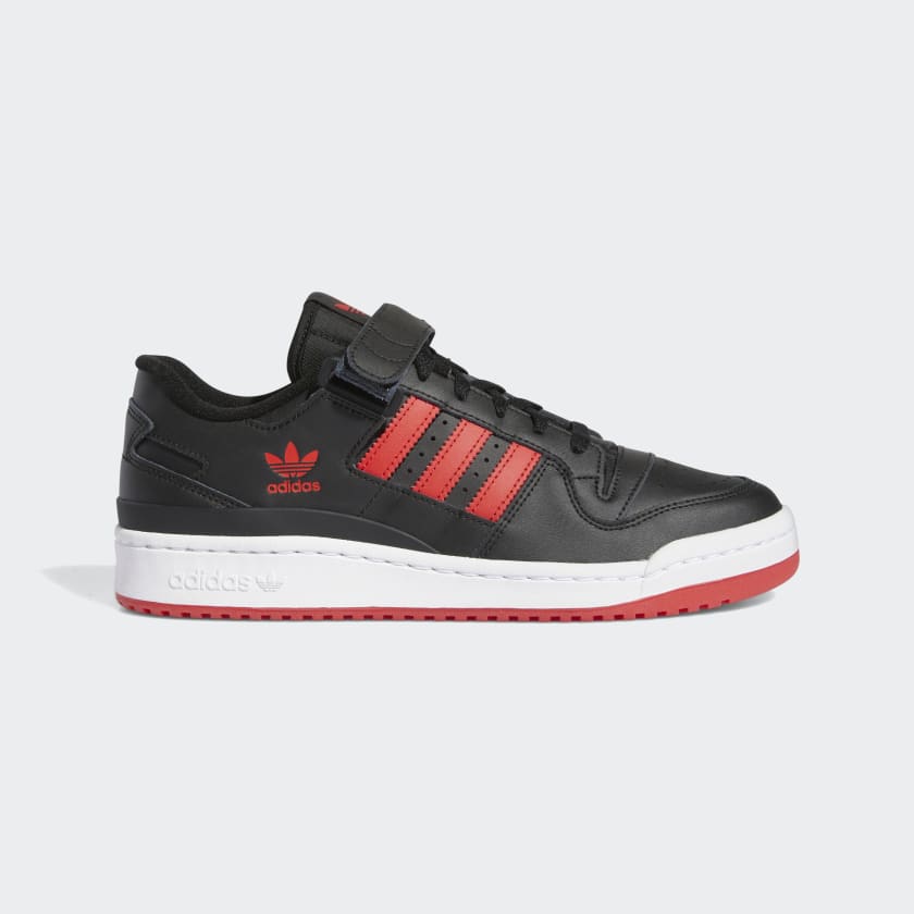 Adidas negras store con rojo
