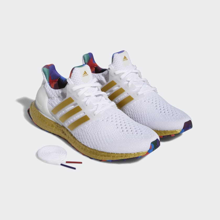 adidas Women's Ultraboost 5.0 DNA Shoes (Cloud White/Gold)