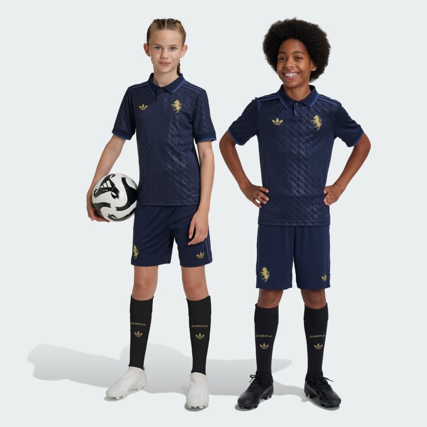 Junior juventus shorts discount