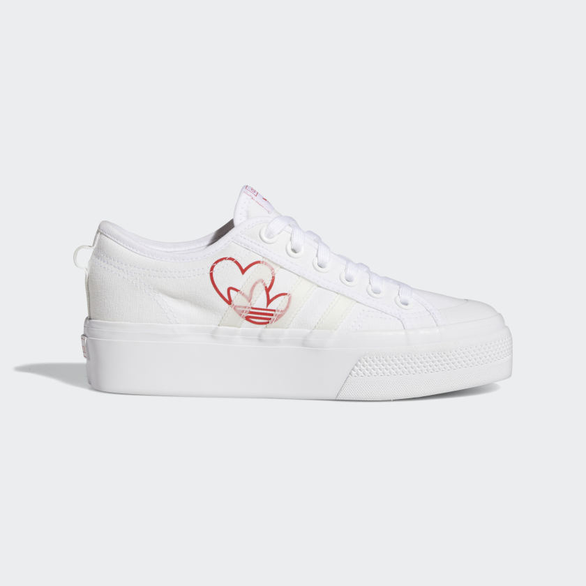 Adidas originals valentines nizza platform trainers in off white with heart print clearance