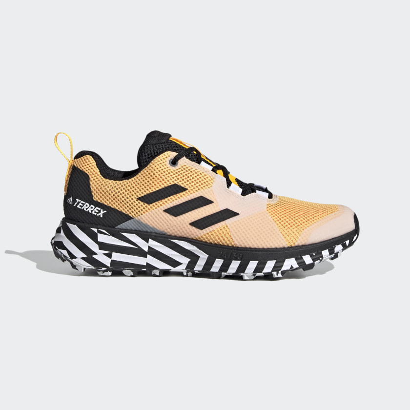 gold training shoes