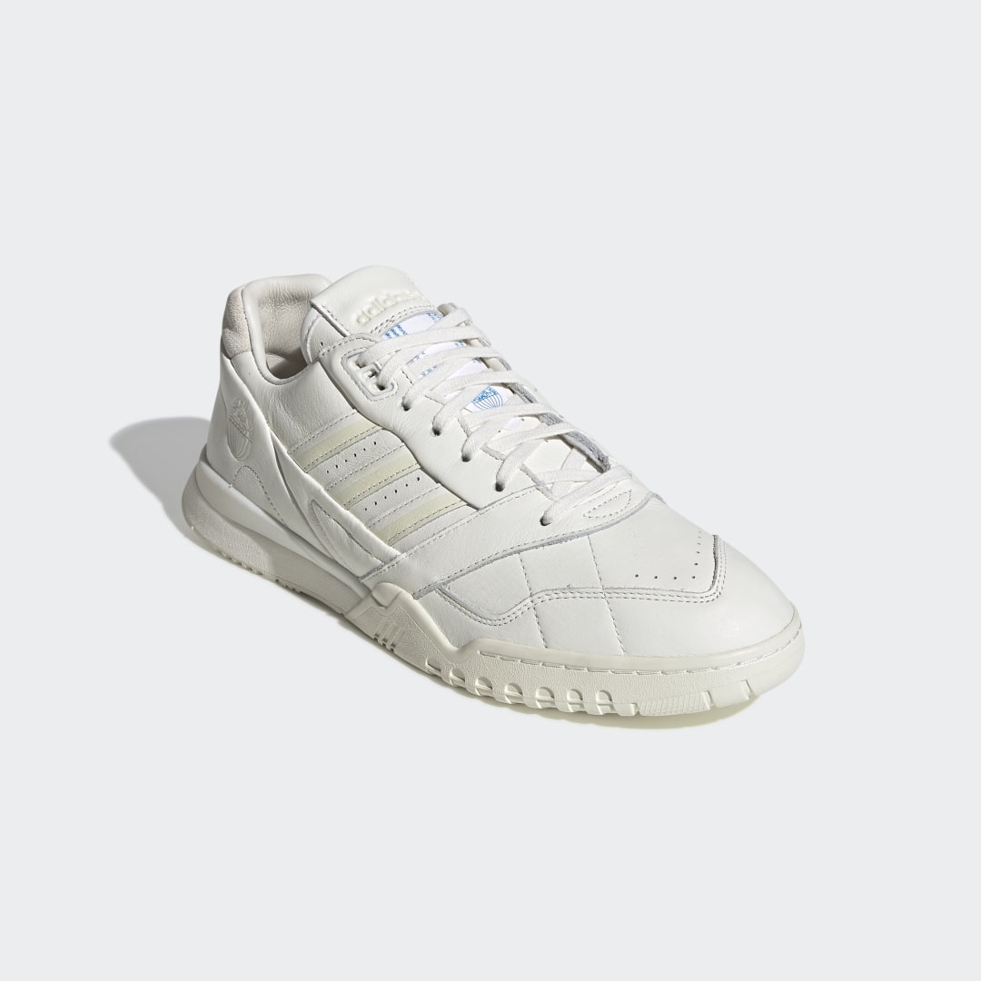 Trainer. A r trainer. Кроссовки adidas originals off white a. Adidas originals a. Trainer.