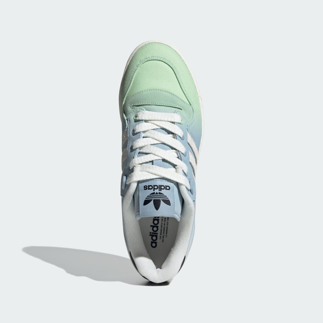 

adidas Tenis Rivalry Low Unisex, Semi verde spark/blanco/wonder azul