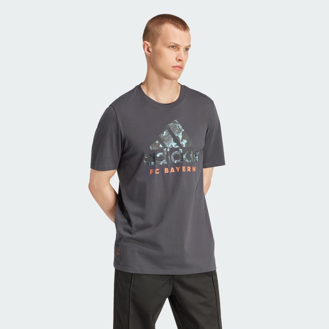 Adidas FC Bayern München Seasonal Graphic T-shirt