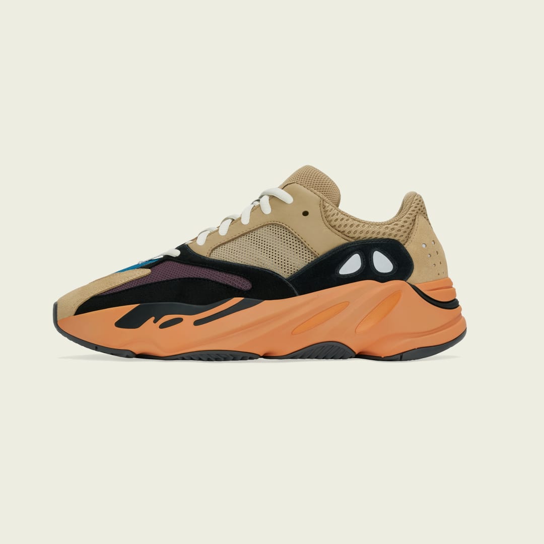 

adidas YEEZY BOOST 700 Hombre
