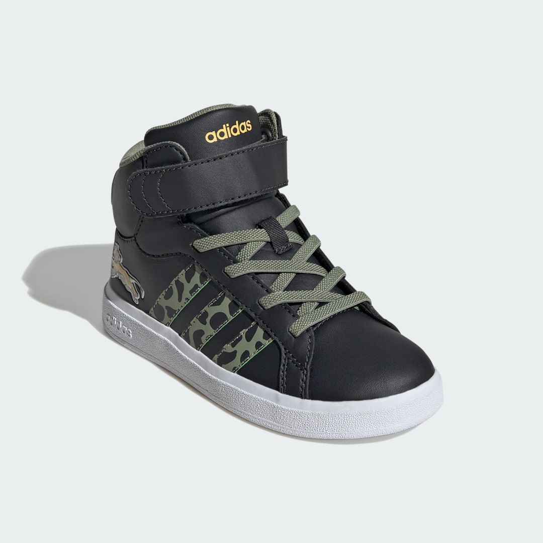 Adidas Disney sneaker Carbon / Tent Green / Semi Spark