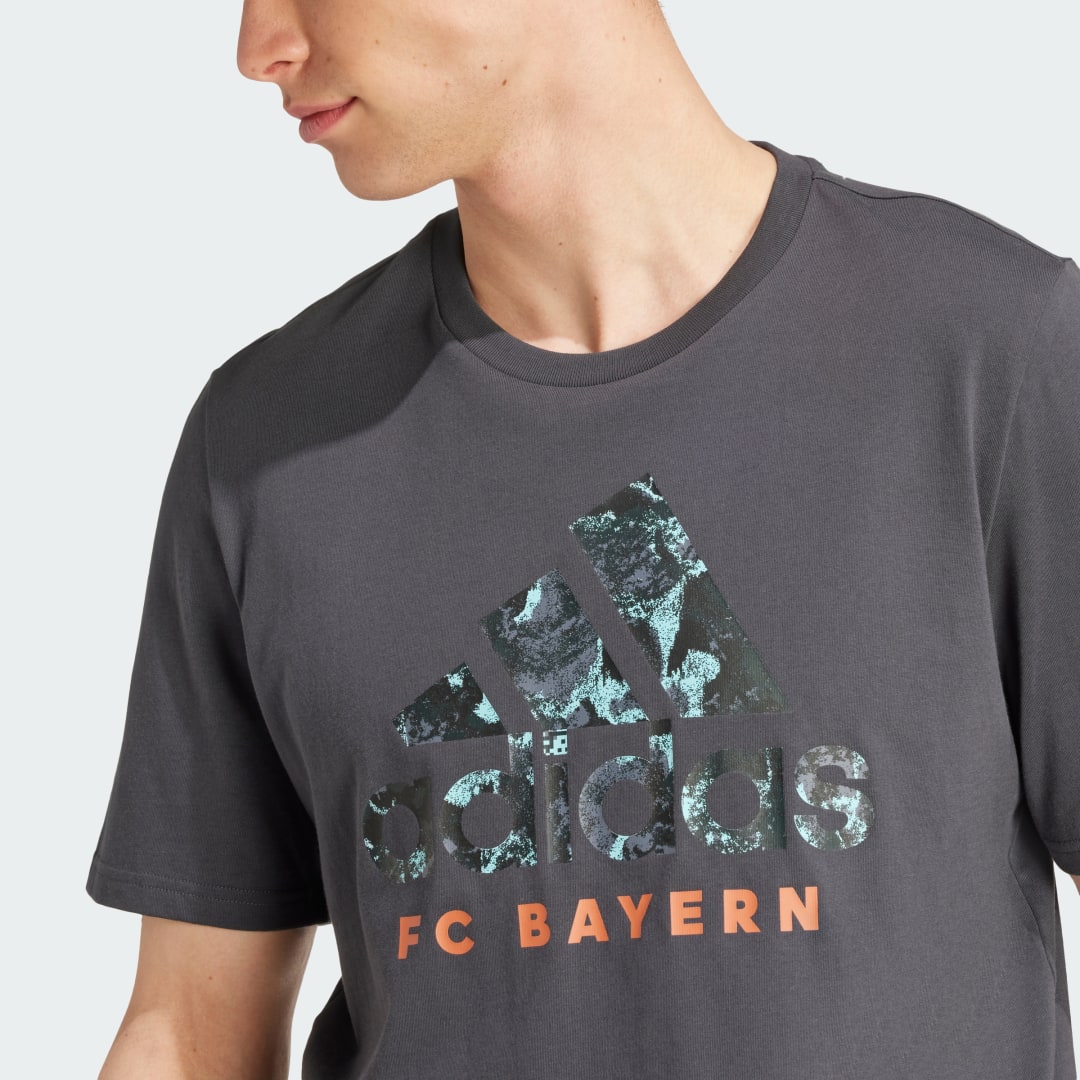 Adidas FC Bayern München Seasonal Graphic T-shirt