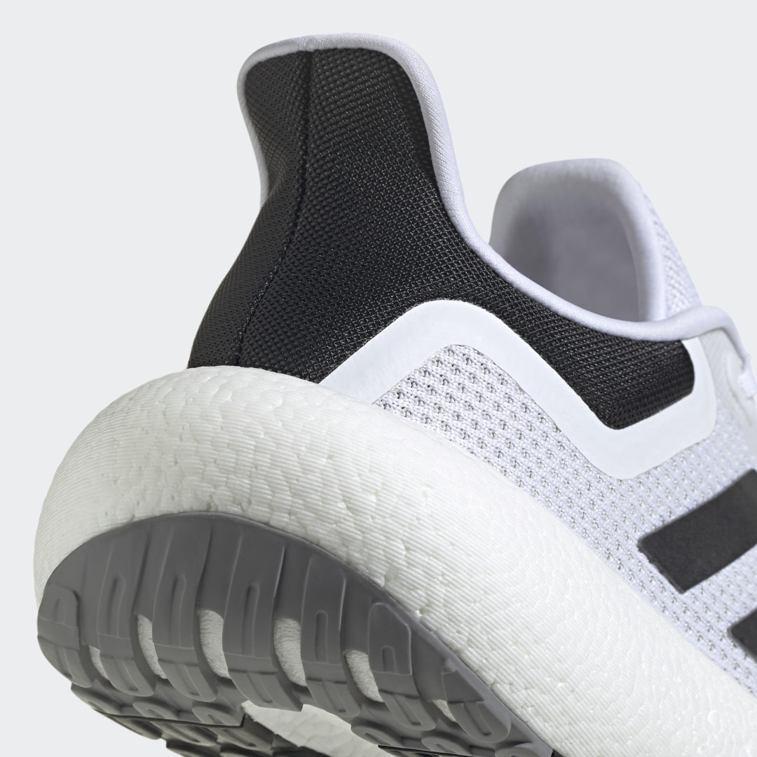 

adidas Tenis Pureboost 22 Unisex, Blanco/negro/gris three