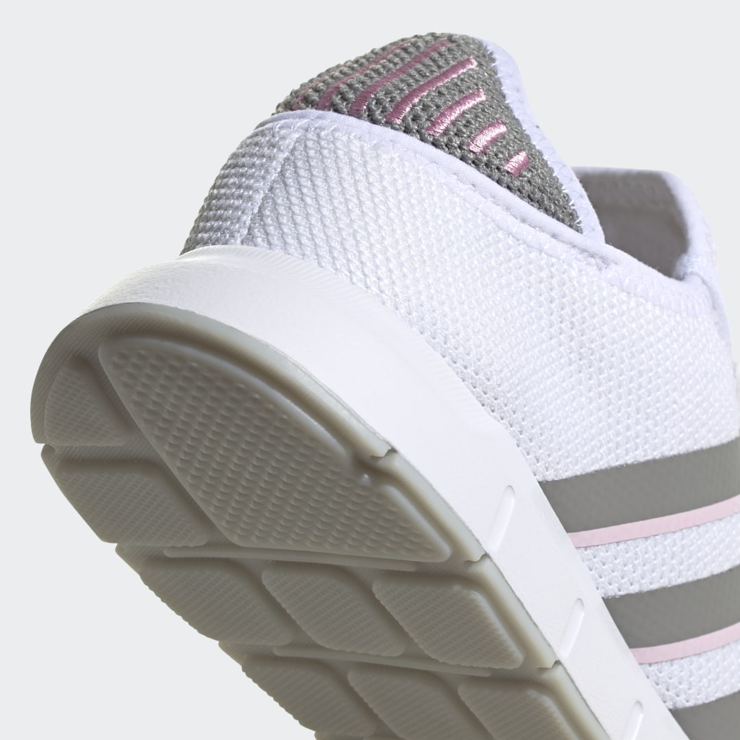фото Кроссовки swift run x adidas originals