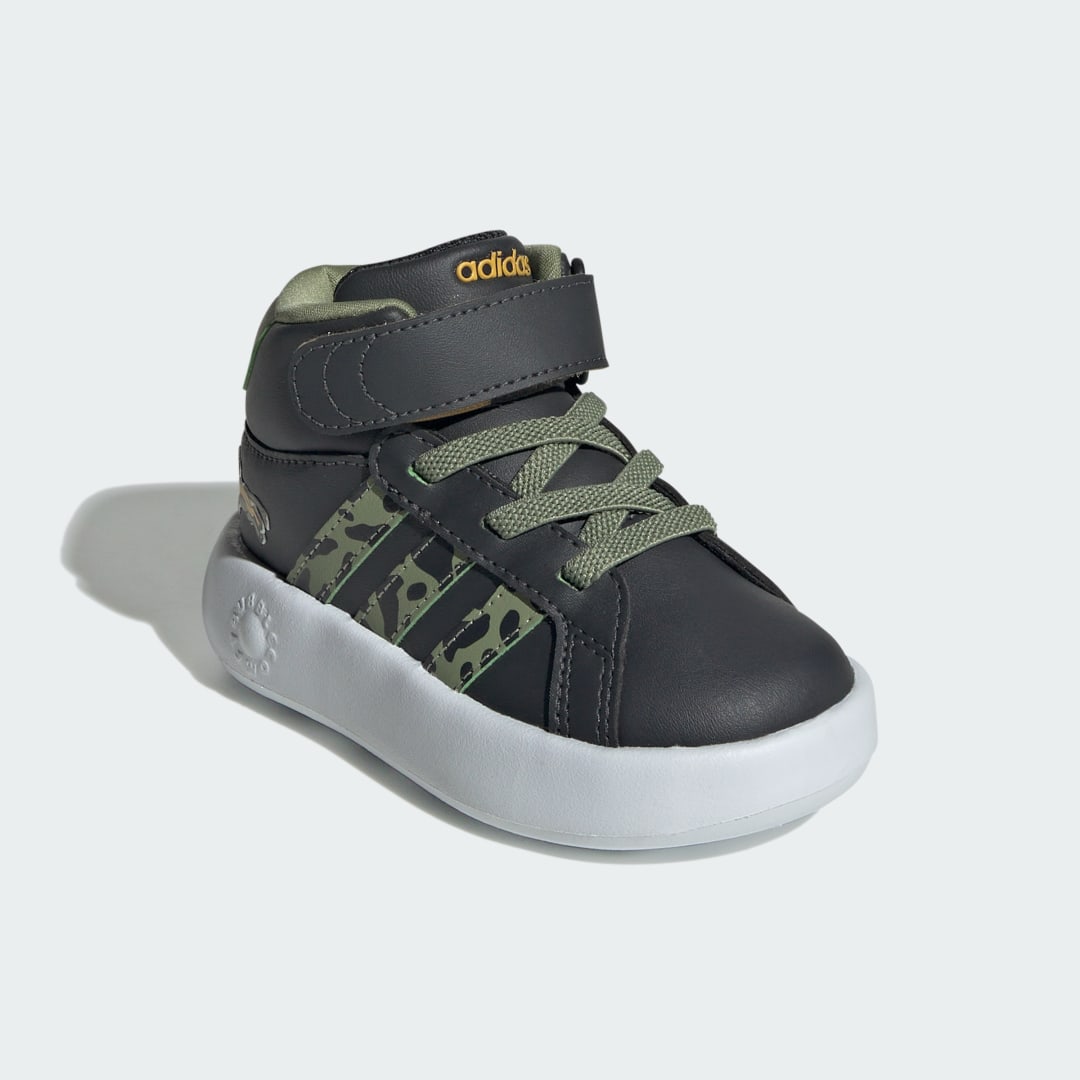 Adidas Disney sneaker Carbon / Tent Green / Semi Spark