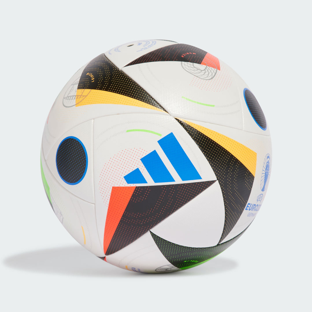 adidas Fussballliebe Competition Ball