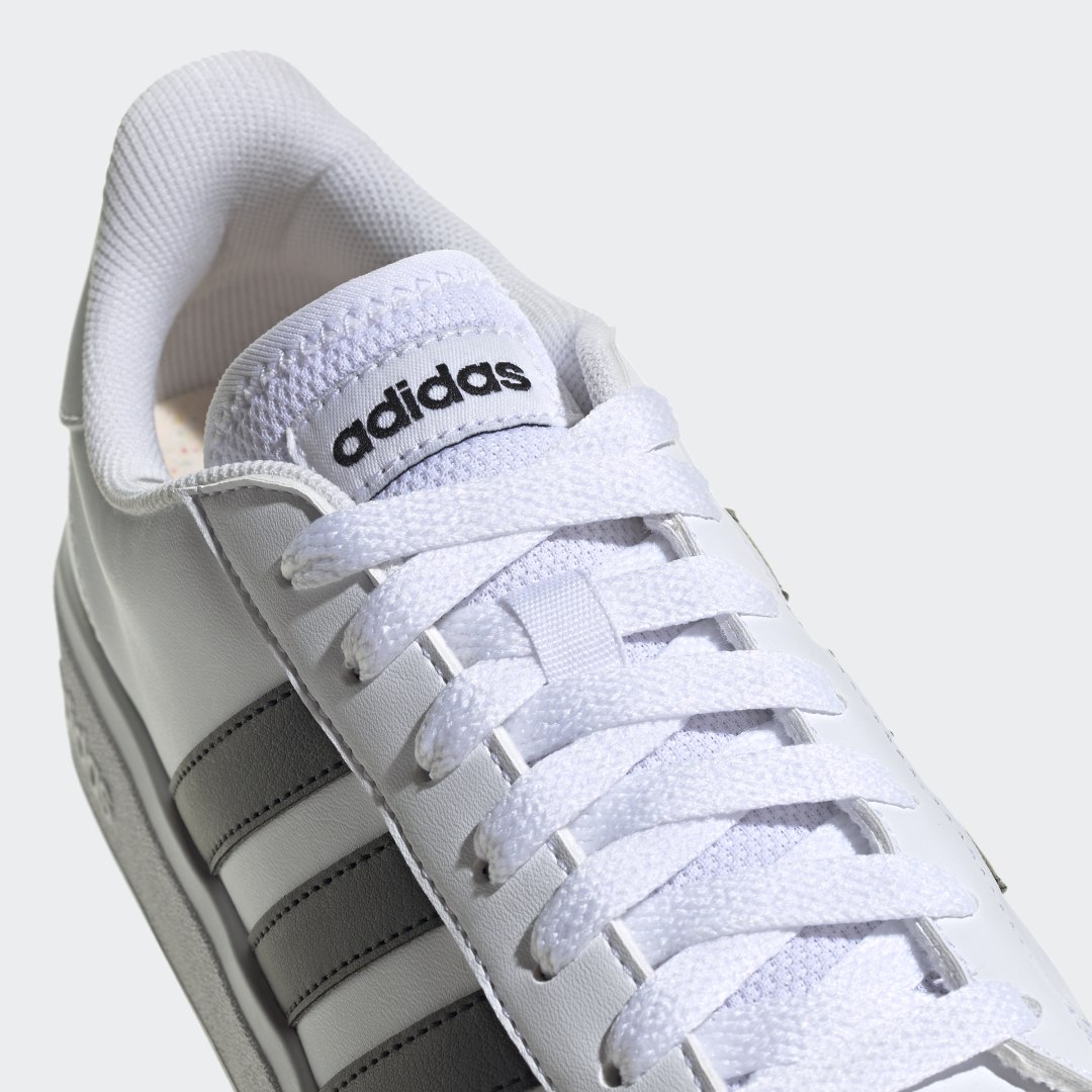

Originals, Blanco