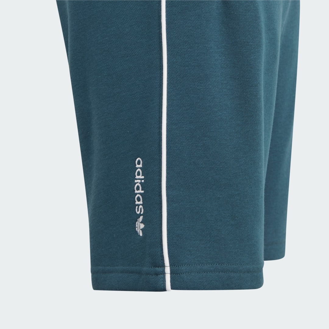 Thumbnail - adicolor Shorts