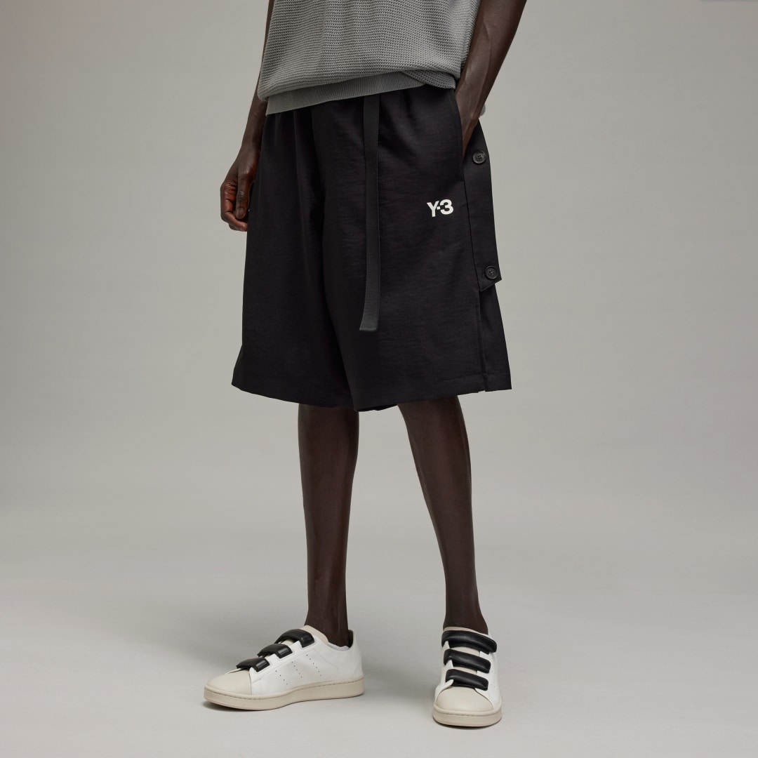 Y-3 Clip-verstelbare Bermuda-shorts met sleutelhangerdetail Black Heren