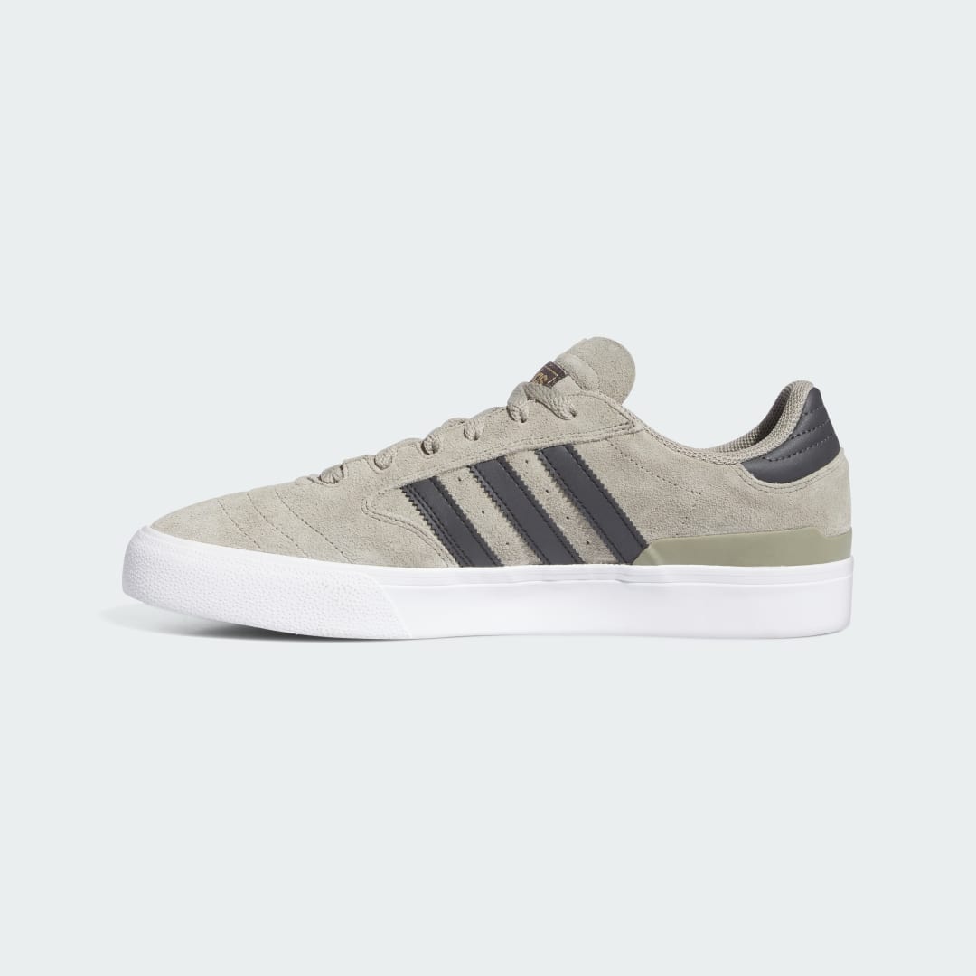 

adidas Tenis Busenitz Vulc II Hombre, Plata pebble/carbon/oro gris