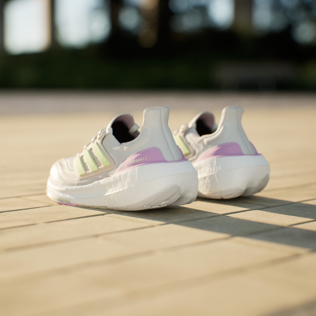 

adidas Tenis Ultraboost Light Mujer, Crystal blanco/verde spark/bliss lilac