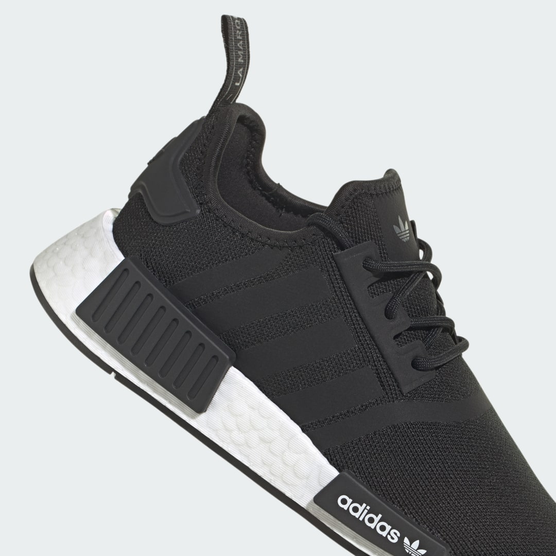 

adidas Tenis NMD_R1 Refined Niño, Negro/negro/blanco