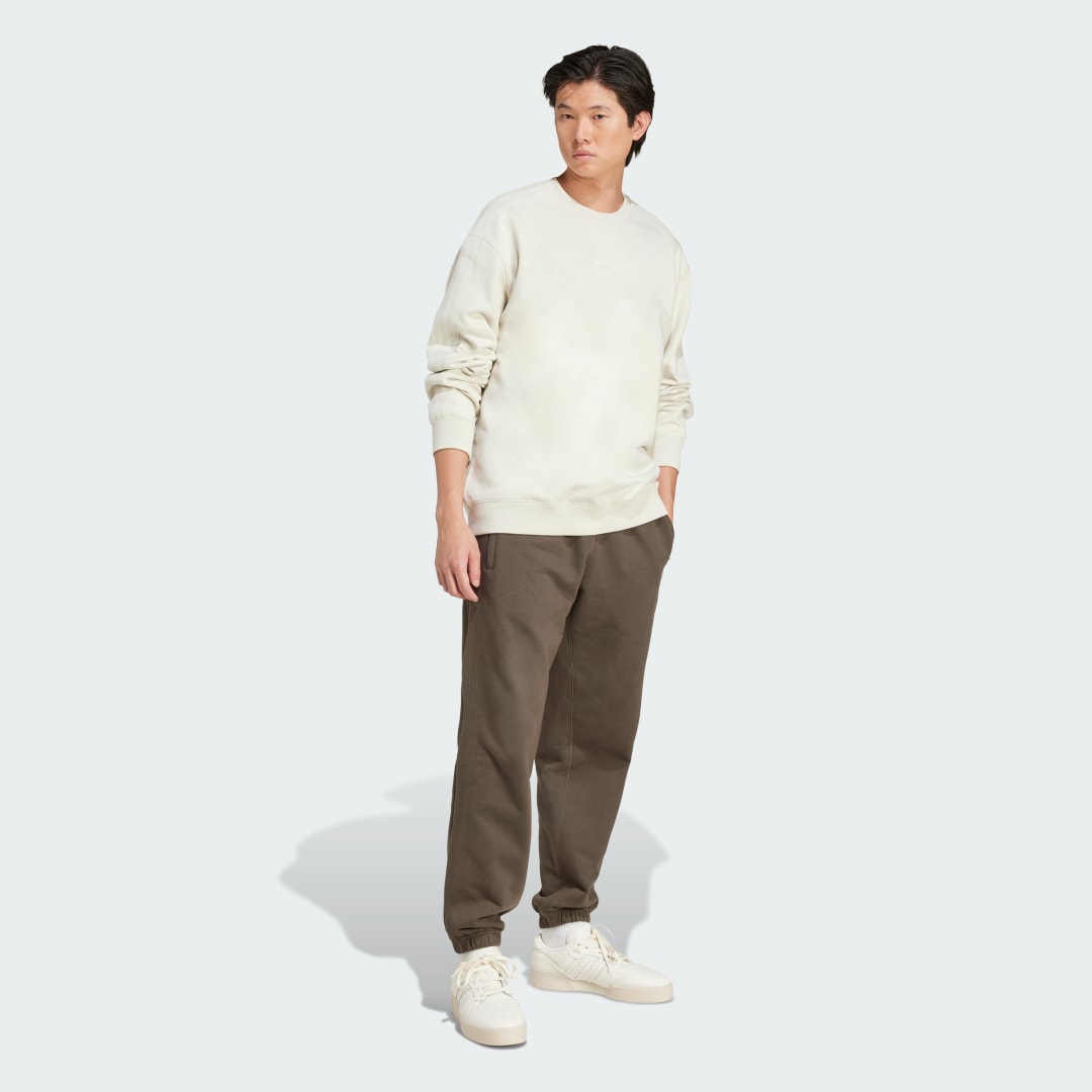 Thumbnail - Premium Essentials Sweatshirt