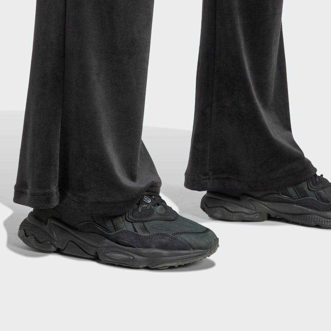 Adidas Originals Fluwelen uitlopende broek Black Dames Kledingwinkel