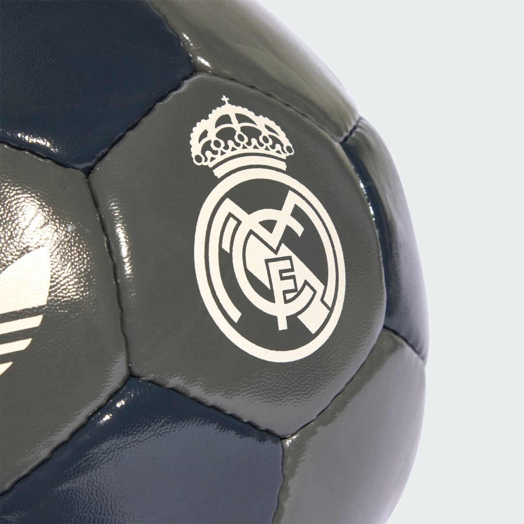 Thumbnail - Real Madrid Away Club Ball