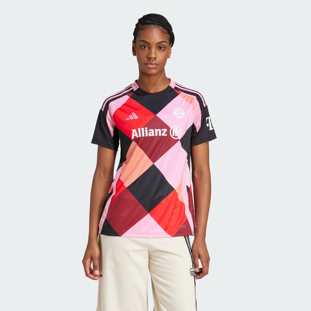 Maillot spécial équipe féminine FC Bayern X LeGer 24/