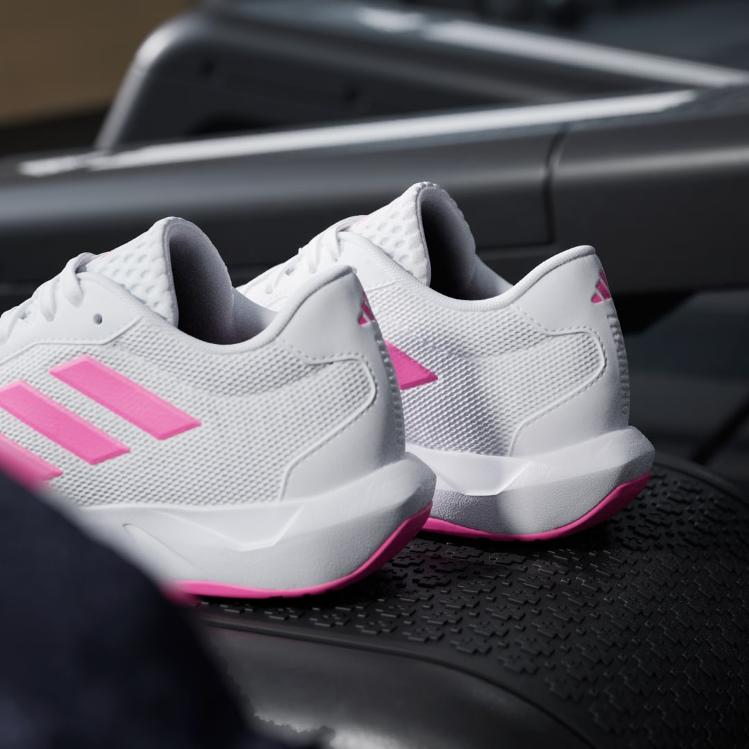 

adidas Tenis de Entrenamiento Amplimove Mujer, Blanco/lucid rosa/gris
