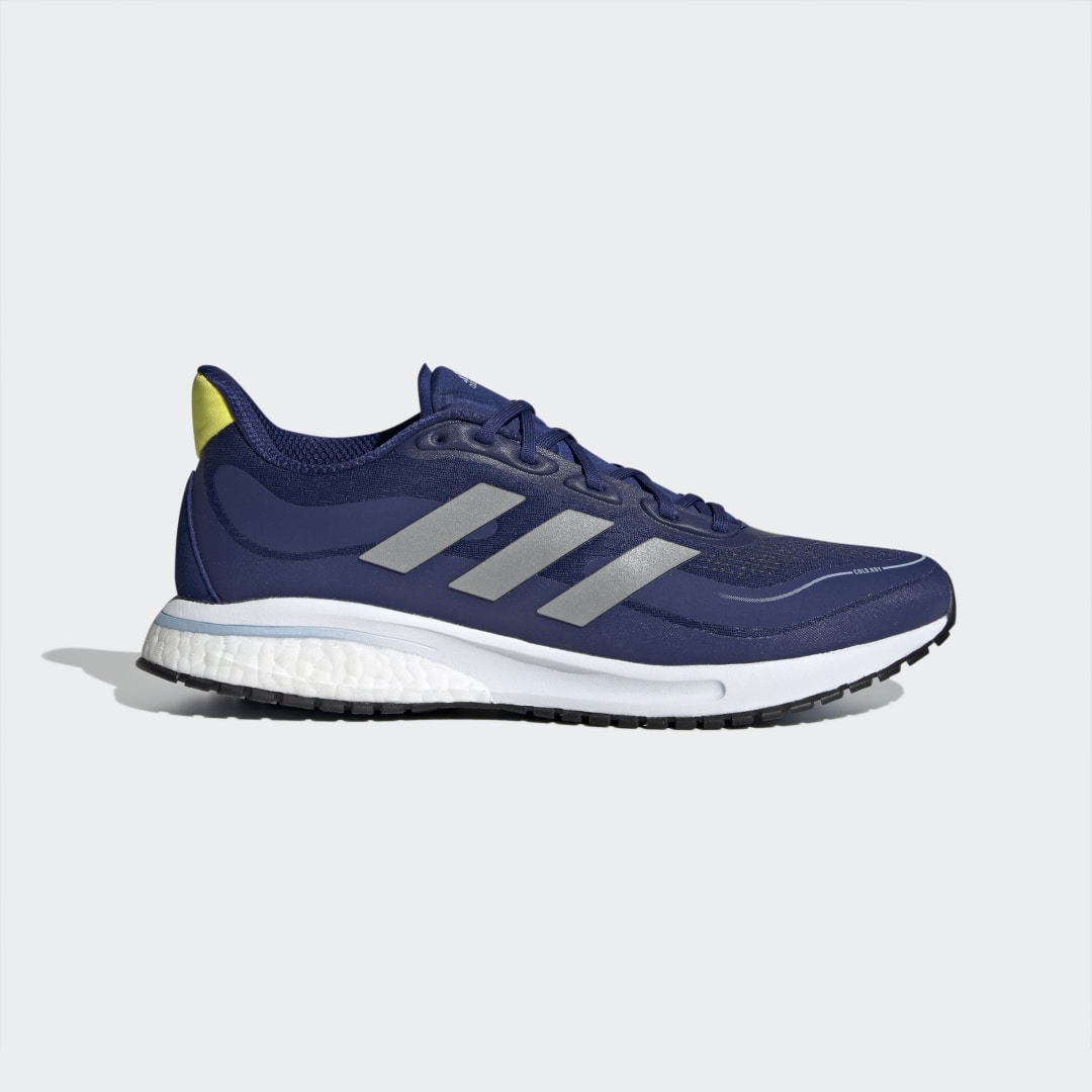 Een foto van de zijkant van de loopschoen Adidas Supernova COLD.RDY