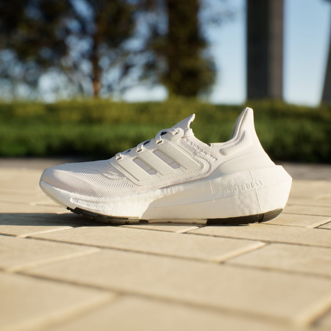 

adidas Tenis Ultraboost Light Unisex, Blanco/blanco/crystal blanco