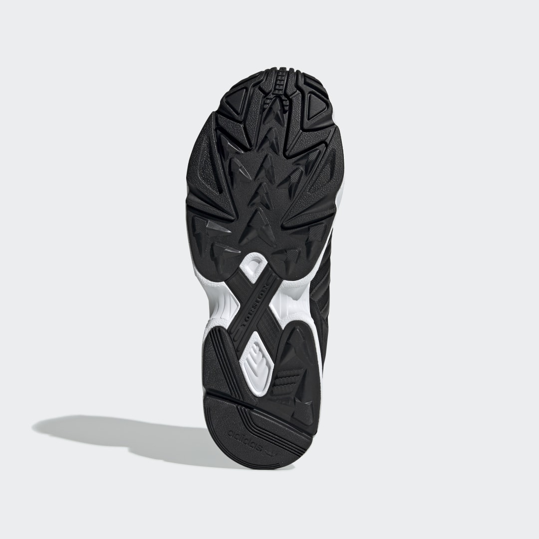 фото Кроссовки yung adidas originals