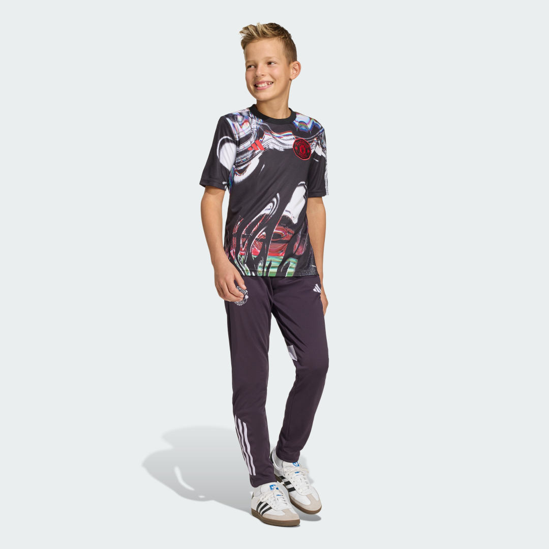 Thumbnail - Manchester United 25/26 Kids Pre-Match Shirt