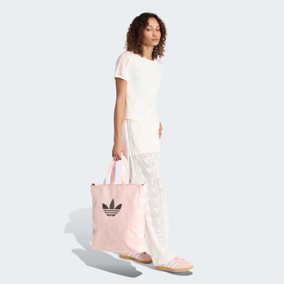 Thumbnail - LACE CALI T-SHIRT