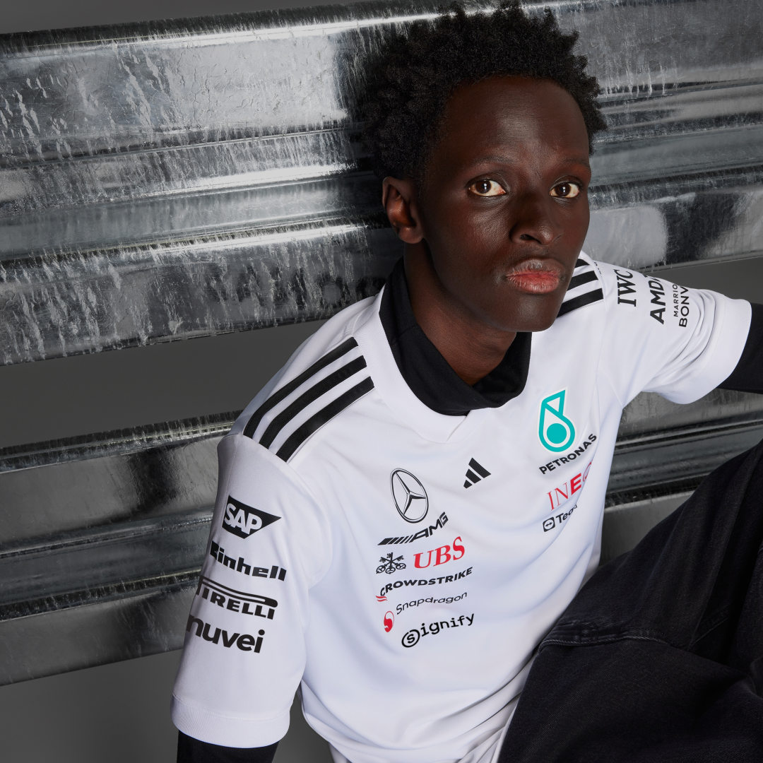 MAILLOT PILOTE MERCEDES AMG PETRONAS FORMULA ONE TEAM - vue 3