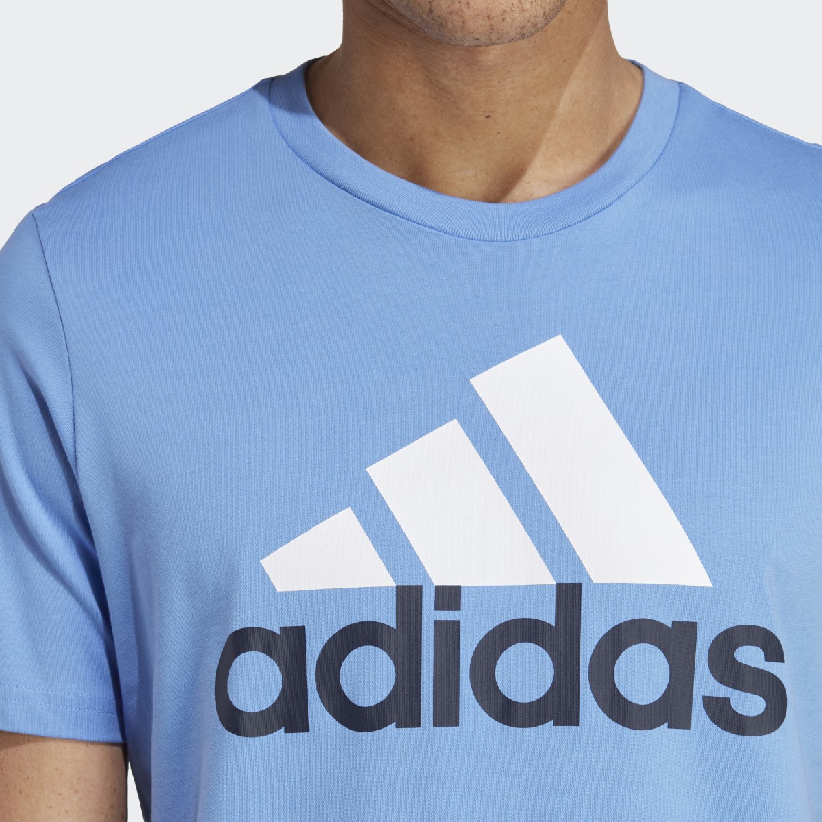 Adidas Playera Essentials Logo Grande Tejido Jersey. 6