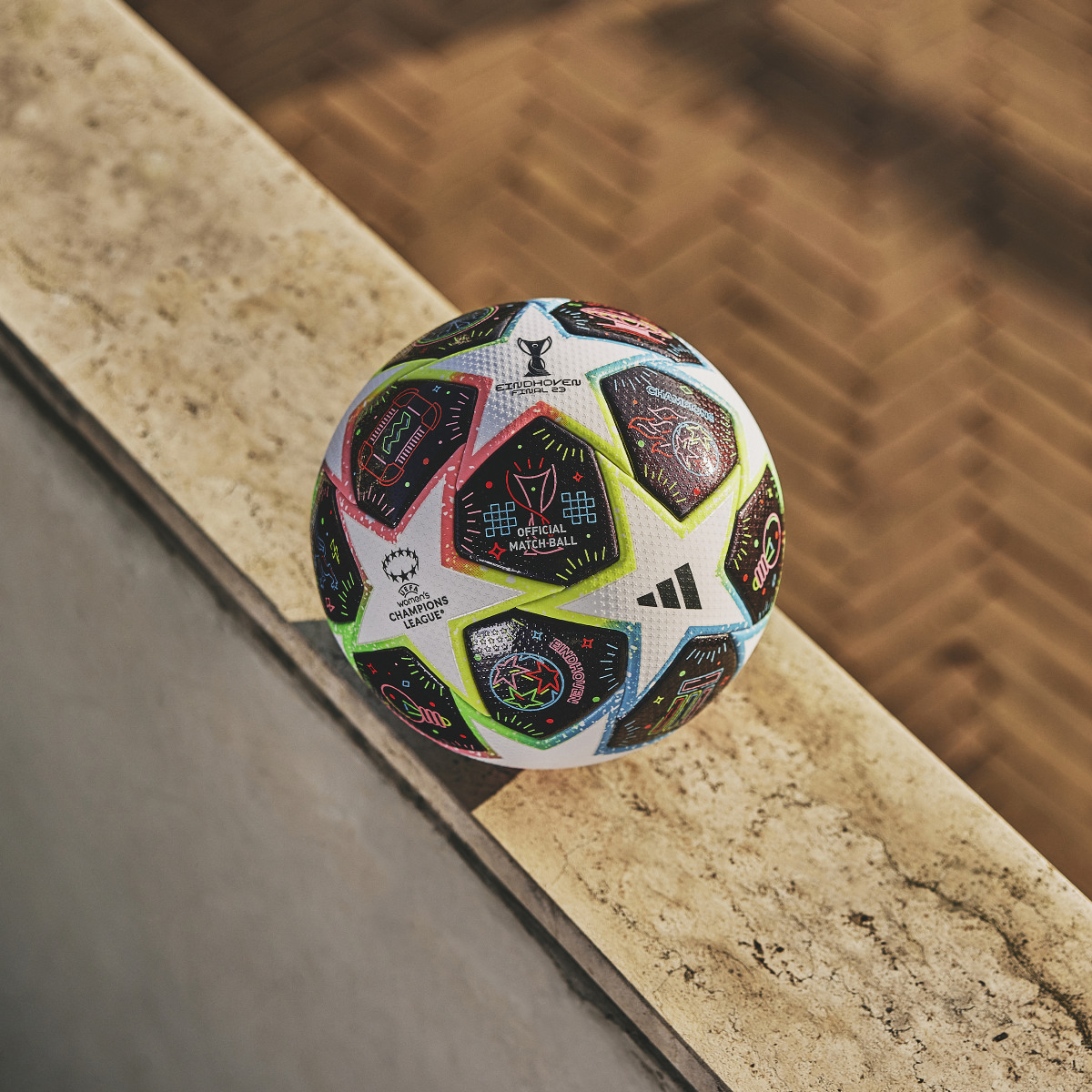 Adidas Balón Pro Eindhoven UWCL. 8