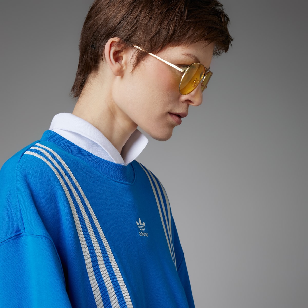 Adidas adicolor 70s 3-Streifen Sweatshirt. 5