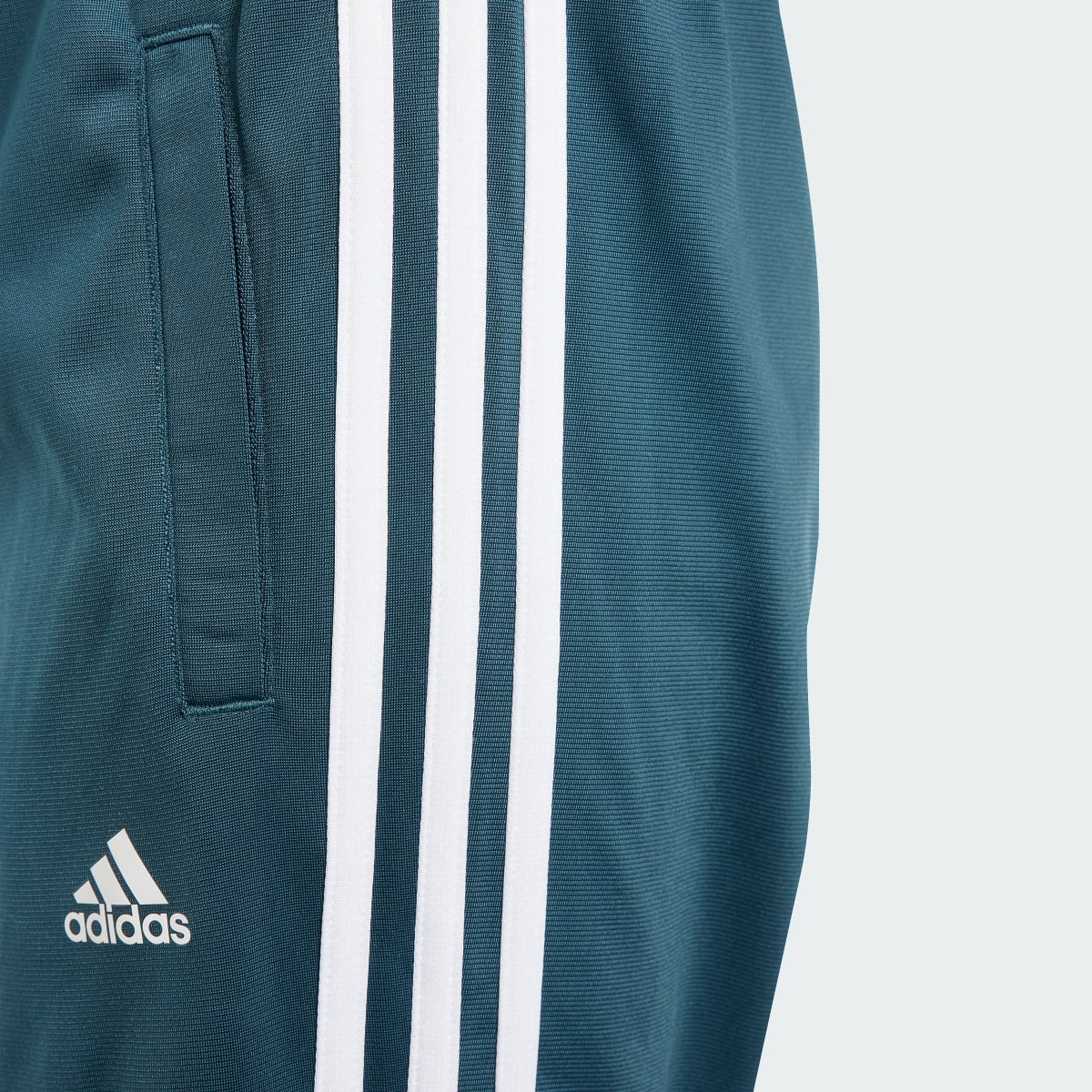 Adidas Conjunto Essentials 3 Franjas. 8