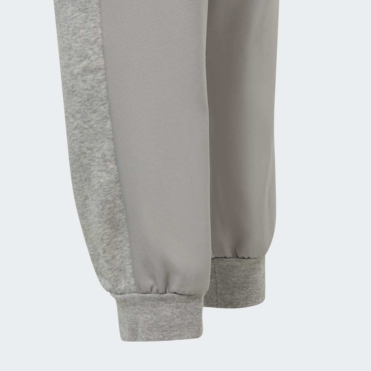 Adidas Pantaloni All SZN Fleece. 7
