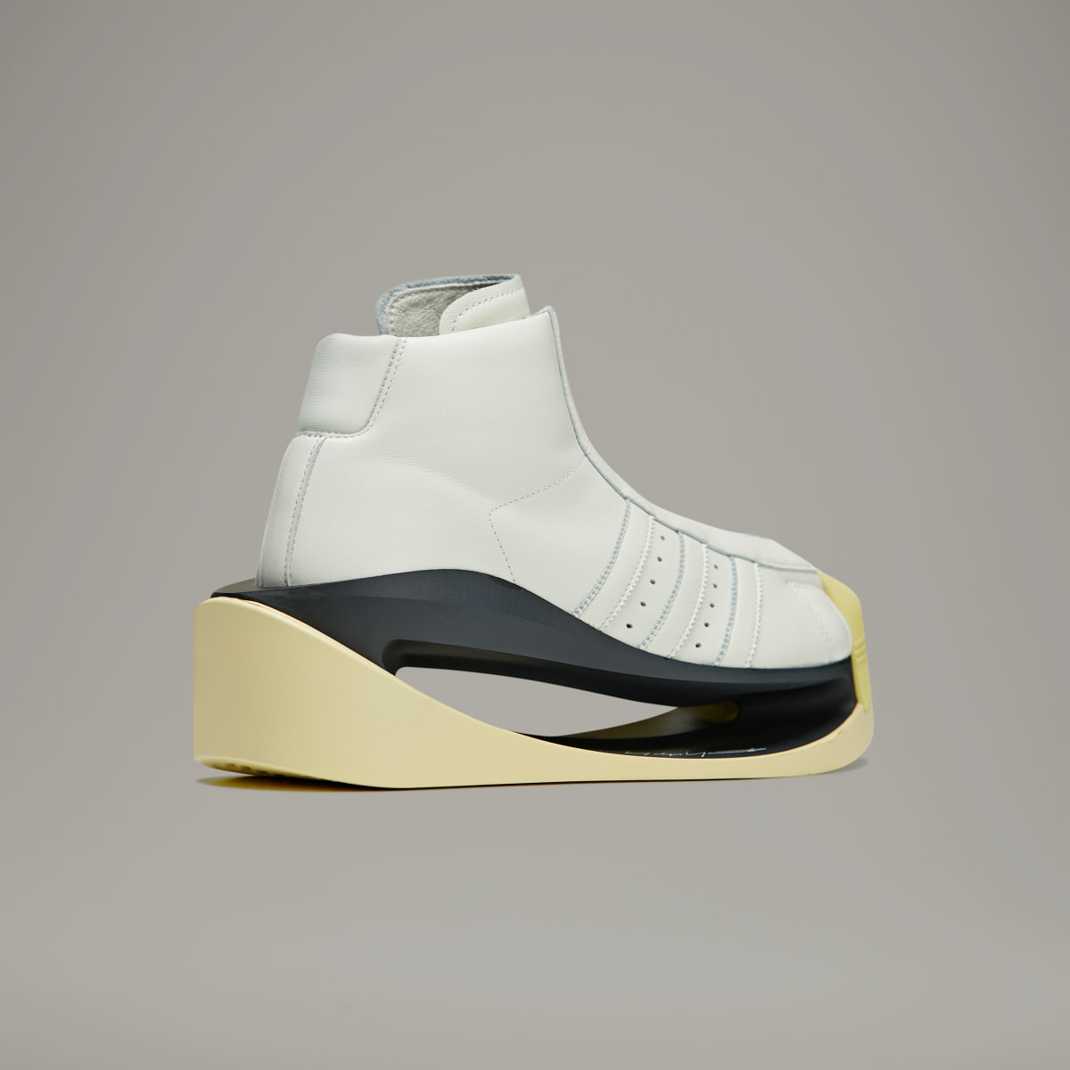 Adidas Y-3 Gendo Pro Model. 10