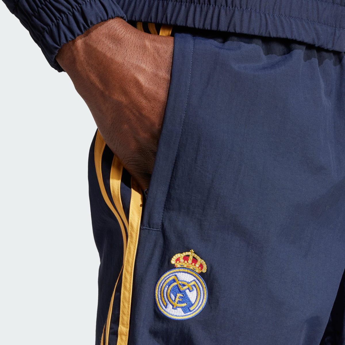 Adidas Pantalon de survêtement Real Madrid. 7