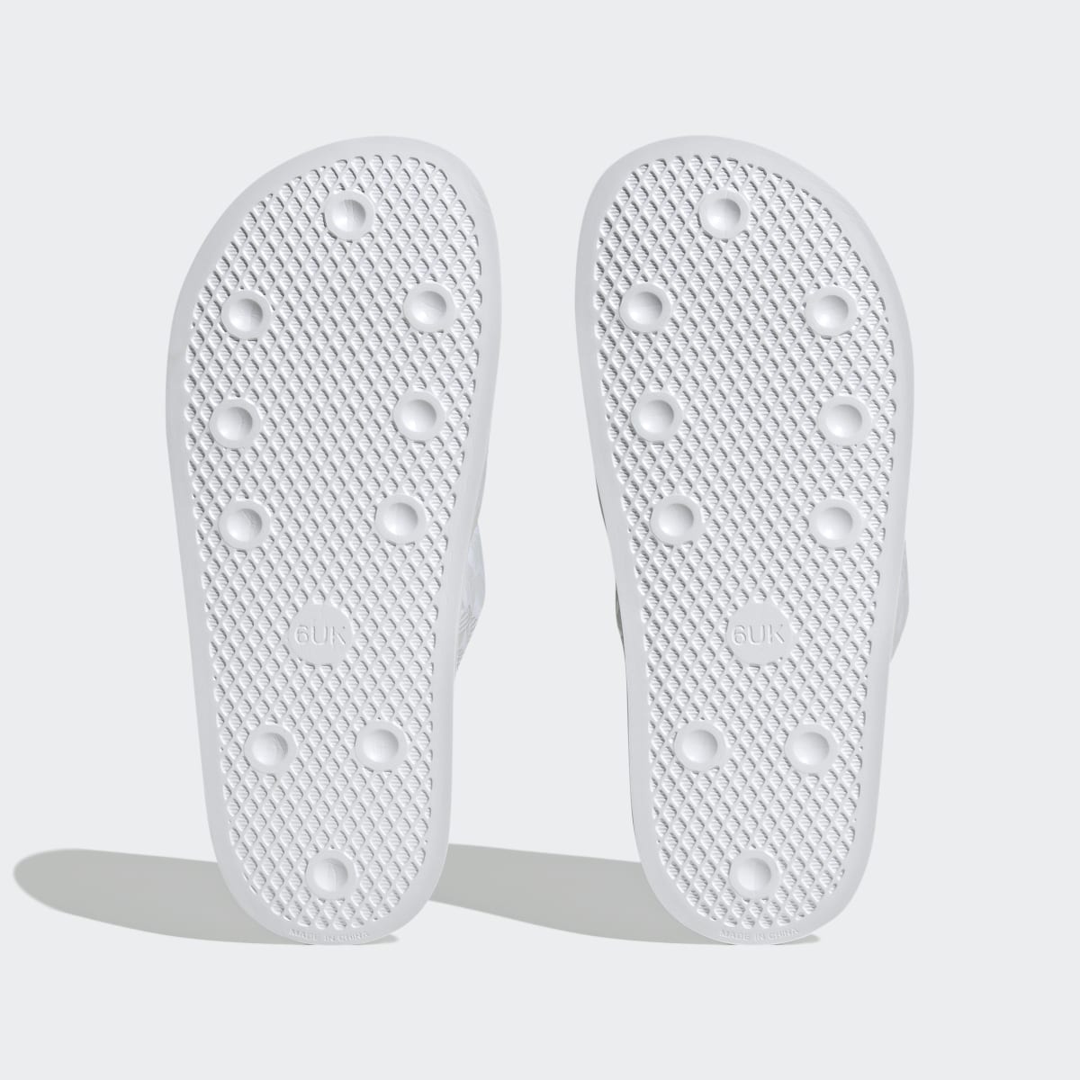 Adidas Claquette Adilette Essential. 4