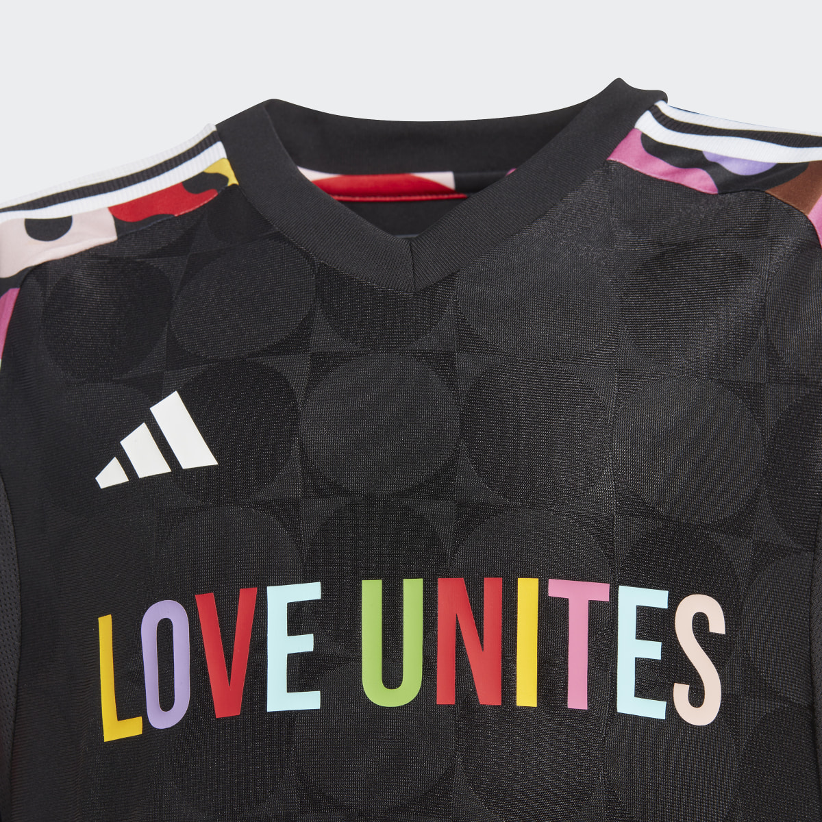 Adidas Camiseta Pride Tiro. 4